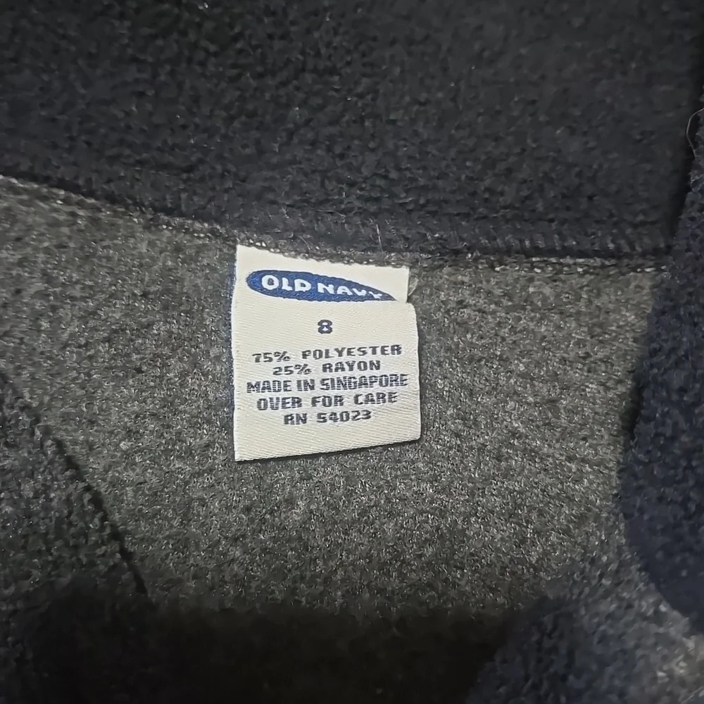 BOY'S OLD NAVY PULLOVER